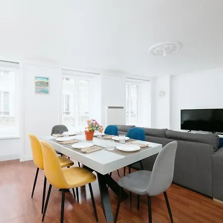 Le Triplex Du Voeu Spacious דירה *